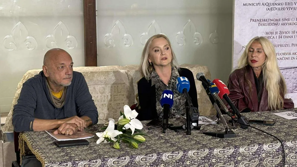 Festival slavi i čuva od zaborava osebujno stvaralaštvo Abdulaha Sidrana, prepoznatog kao jednog od najvećih evropskih književnika. 