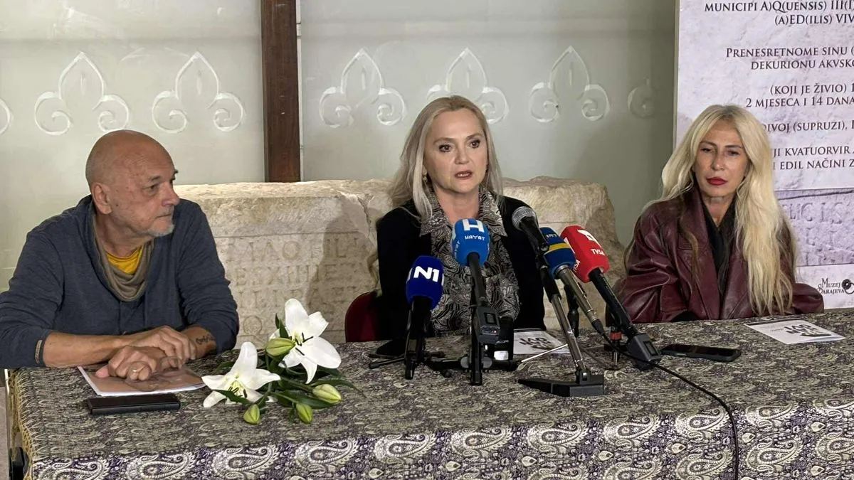 Festival slavi i čuva od zaborava osebujno stvaralaštvo Abdulaha Sidrana, prepoznatog kao jednog od najvećih evropskih književnika. 