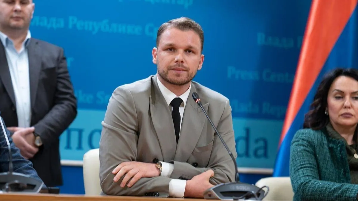 On je kazao da su ovo “najgora vremena za Skupštinu grada” i naglasio da se mjesecima blokira rad lokalnog parlamenta