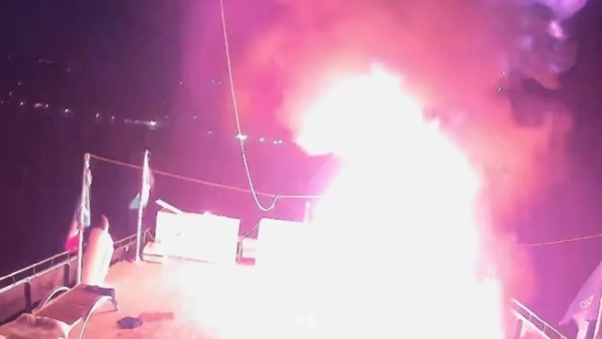 Prije otprilike 24 sata, još jedan brod iz flotile, Family, također je pretrpio štetu u blizini tuniske obale u, kako grupa tvrdi, napadu dronom.