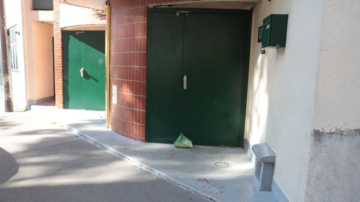 Svinjske glave postavljene ispred džamija u Parizu i okolici 