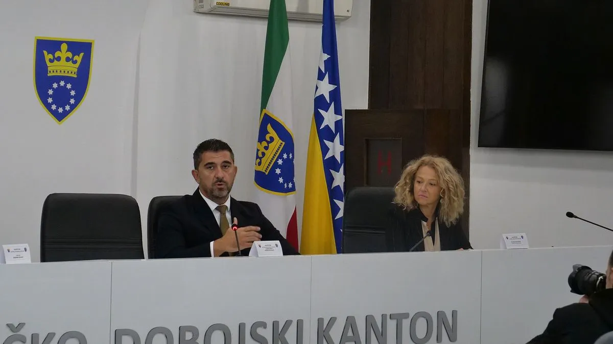 Prema riječima ministra Šabanija, dodatnih 100.000 KM iz ovog budžeta izdvojeno je za dio obaveza u okviru projekta „Čist zrak“