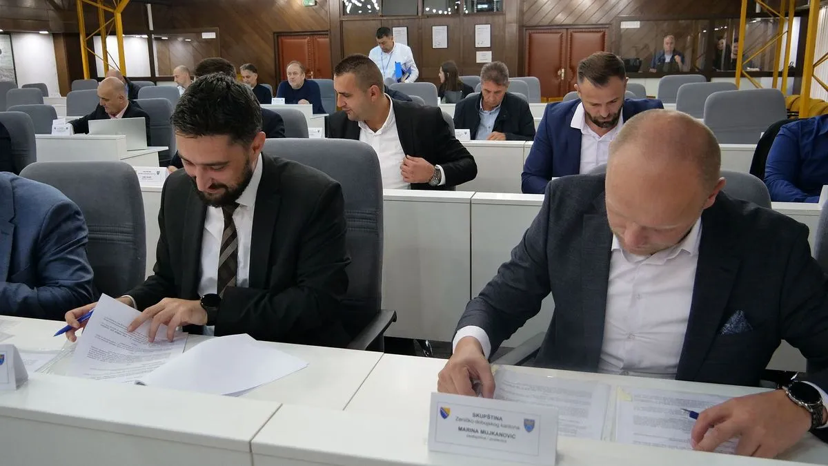 Prema riječima ministra Šabanija, dodatnih 100.000 KM iz ovog budžeta izdvojeno je za dio obaveza u okviru projekta „Čist zrak“