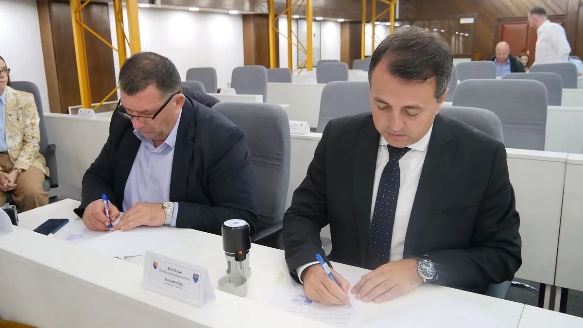 Prema riječima ministra Šabanija, dodatnih 100.000 KM iz ovog budžeta izdvojeno je za dio obaveza u okviru projekta „Čist zrak“