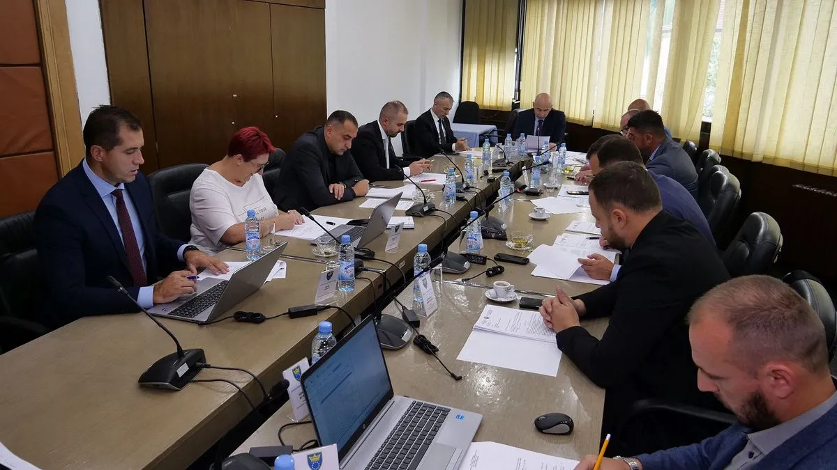 Razmatrane su aktuelne teme iz oblasti obrazovanja, pravosuđa, komunikacija, zdravstva, poljoprivrede i privrede.
