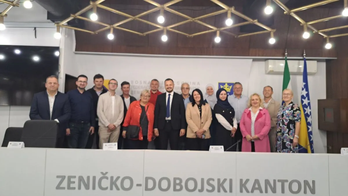 Odlukom Vlade Zeničko–dobojskog kantona odobrena su sredstva u ukupnom iznosu od 50.000,00 KM za tri javne ustanove i četrnaest nevladinih organizacija...