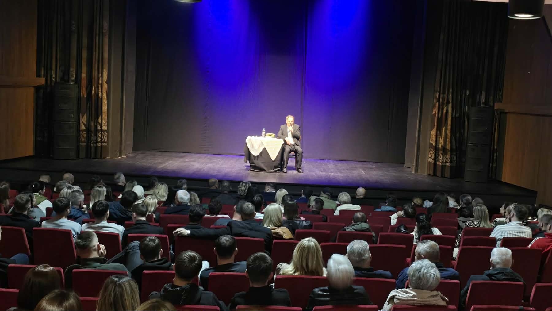 function r(){if(it(n),n.value===Hm){let o=null;throw new D(-950,o)}return n.value}