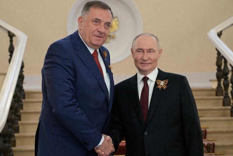 function r(){if(nt(n),n.value===qg){let o=null;throw new _(-950,o)}return n.value}