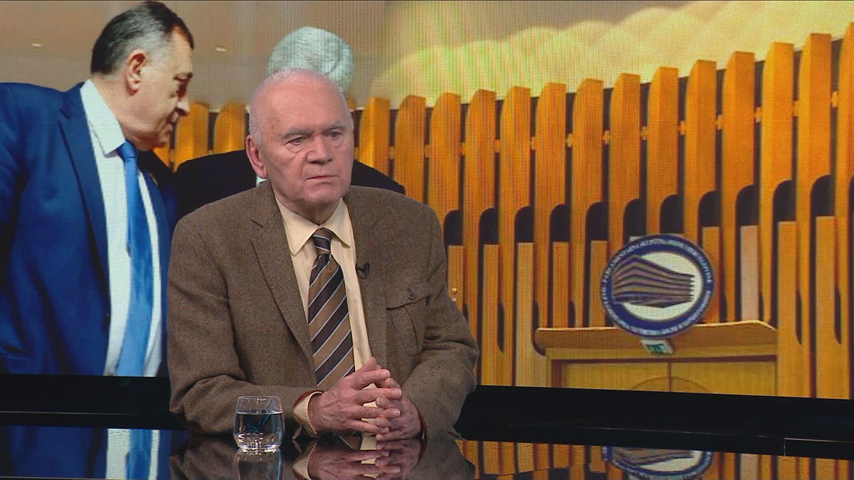 function r(){if(it(n),n.value===Hm){let o=null;throw new D(-950,o)}return n.value}