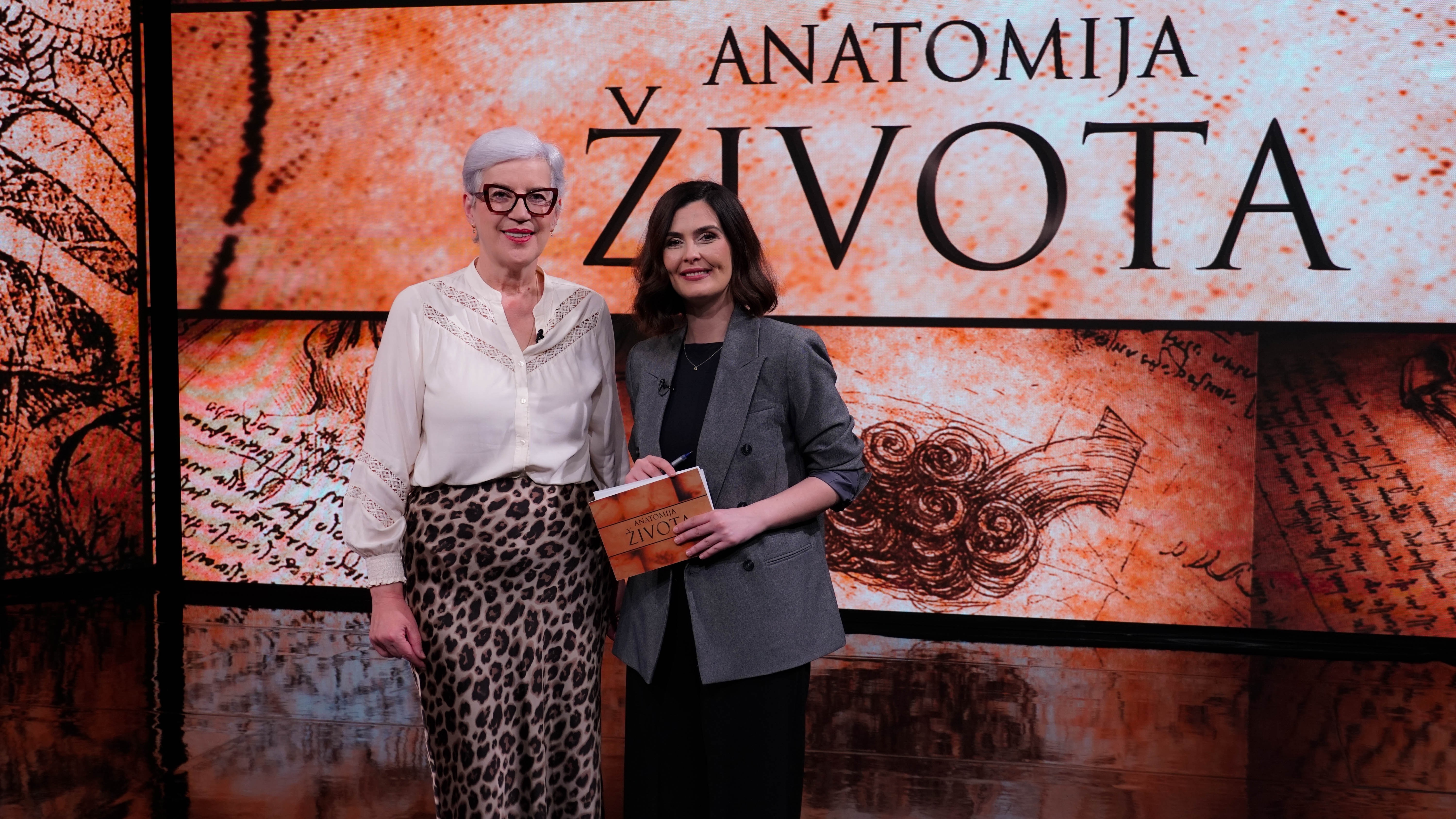 function r(){if(it(n),n.value===Hm){let o=null;throw new D(-950,o)}return n.value}