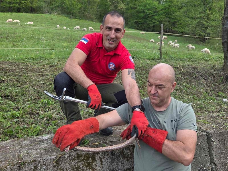 function r(){if(nt(n),n.value===Zg){let o=null;throw new _(-950,o)}return n.value}