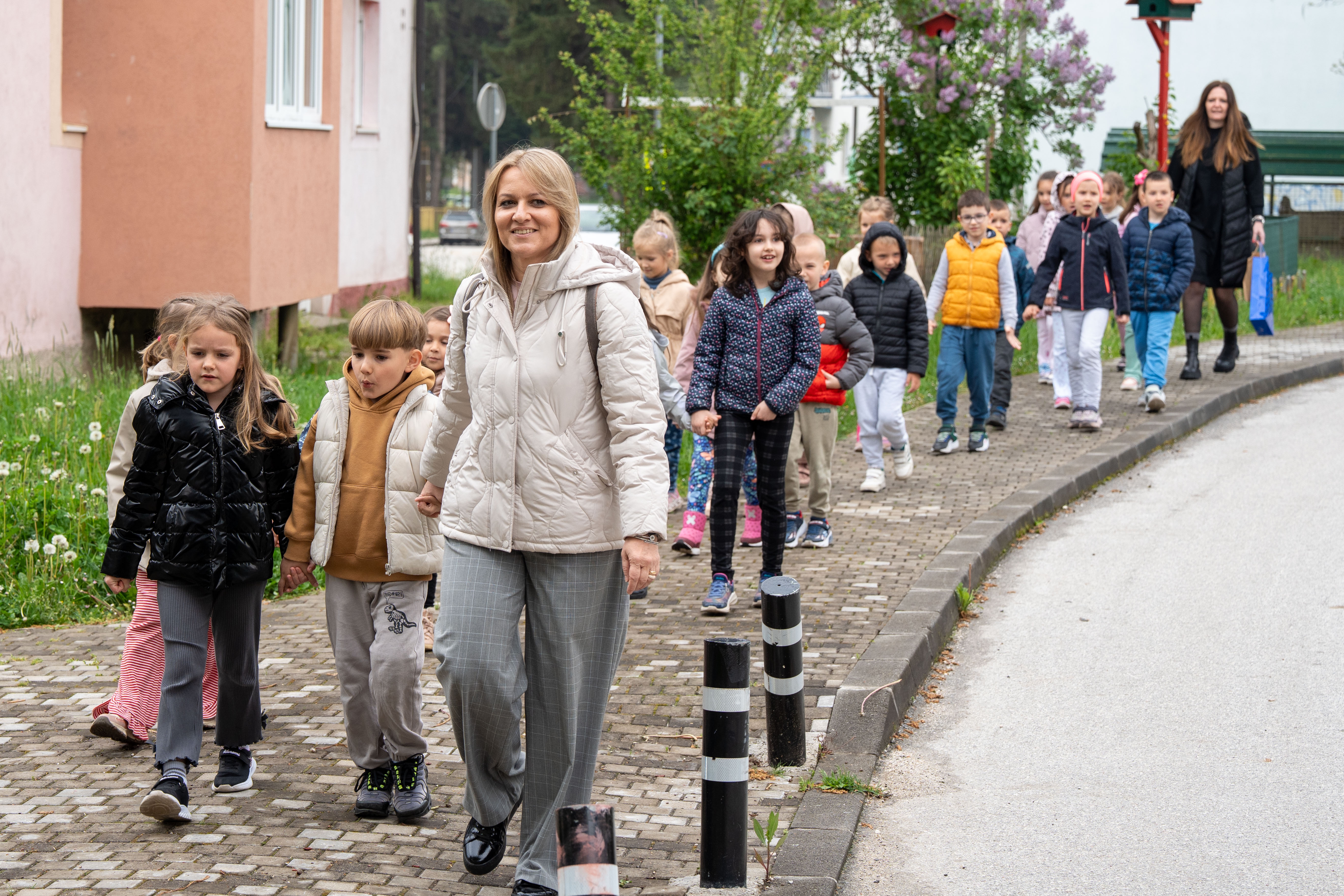 function r(){if(it(n),n.value===Hm){let o=null;throw new D(-950,o)}return n.value}