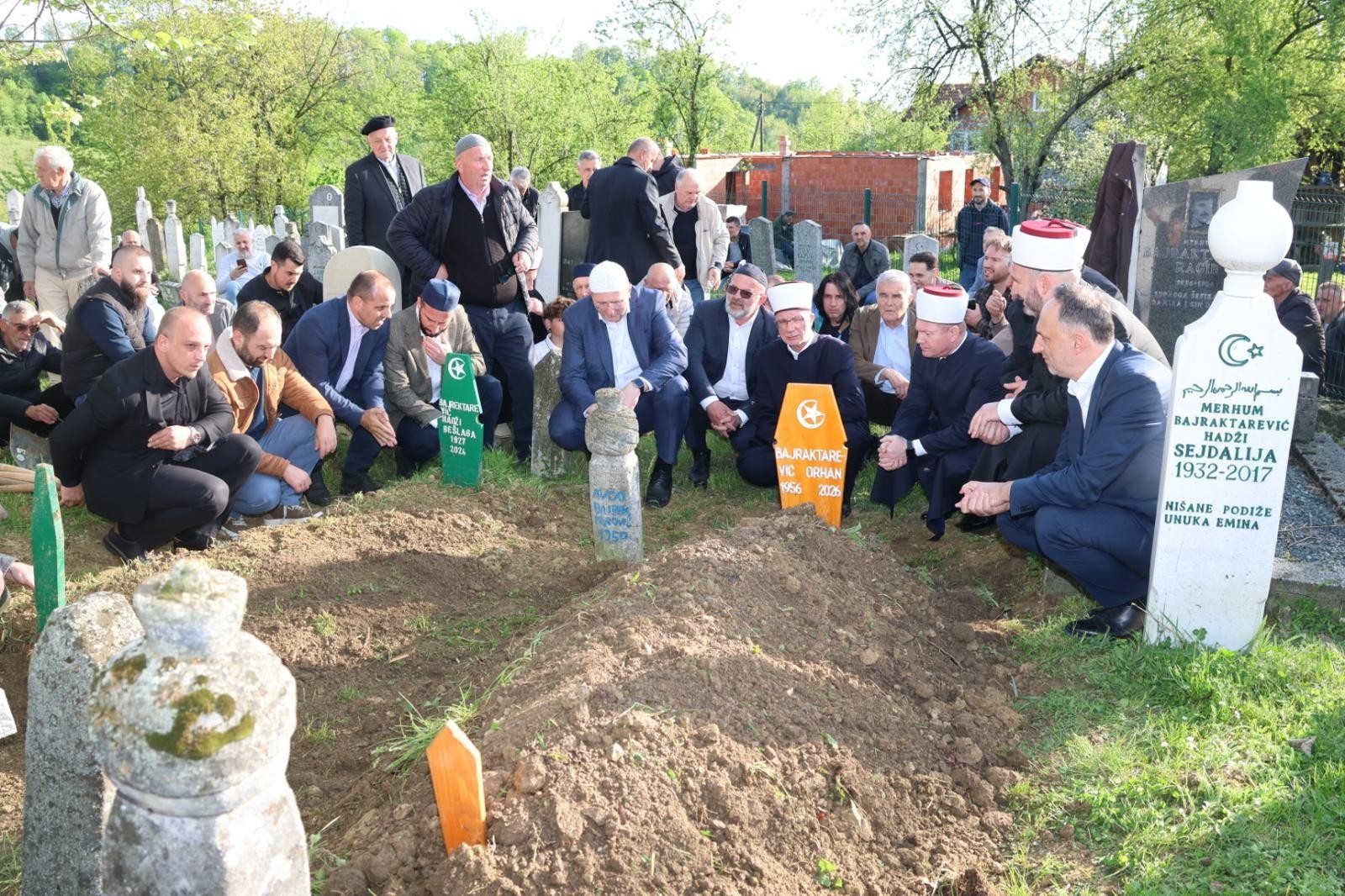 function r(){if(it(n),n.value===Hm){let o=null;throw new D(-950,o)}return n.value}