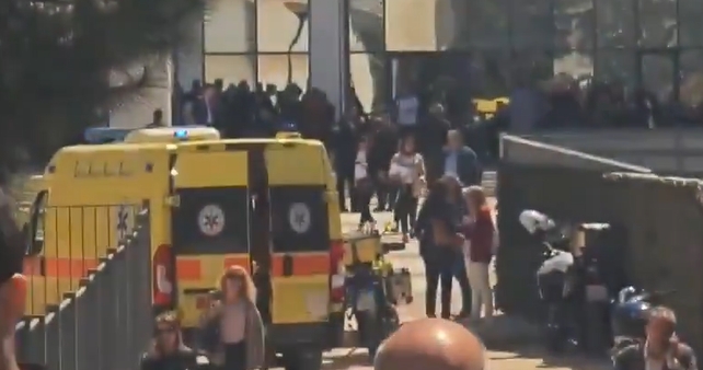 function r(){if(it(n),n.value===Hm){let o=null;throw new D(-950,o)}return n.value}