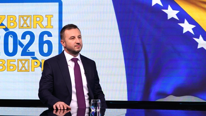 function r(){if(it(n),n.value===Hm){let o=null;throw new D(-950,o)}return n.value}