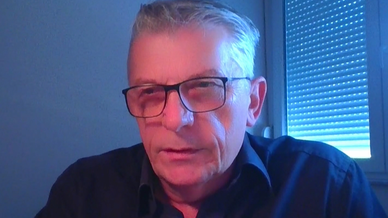 function r(){if(it(n),n.value===Hm){let o=null;throw new D(-950,o)}return n.value}