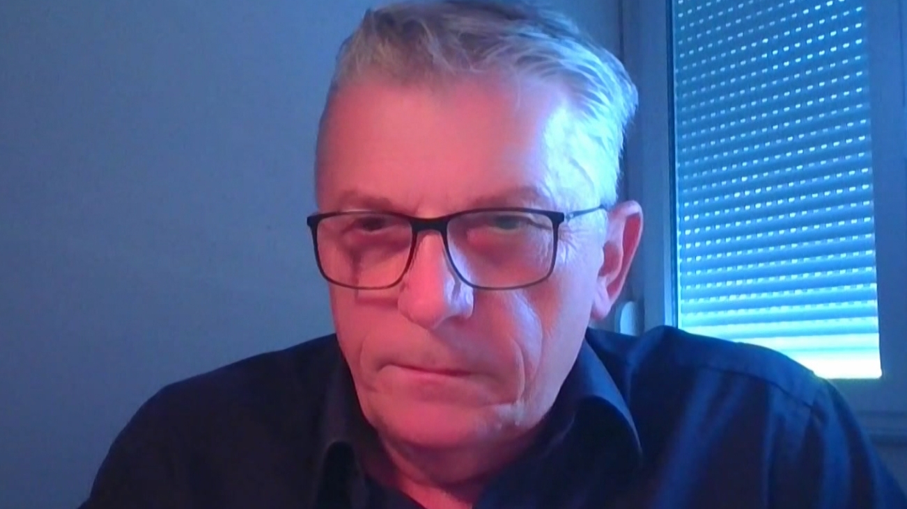 function r(){if(it(n),n.value===Hm){let o=null;throw new D(-950,o)}return n.value}