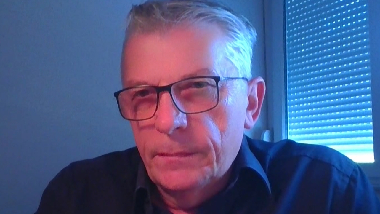 function r(){if(it(n),n.value===Hm){let o=null;throw new D(-950,o)}return n.value}