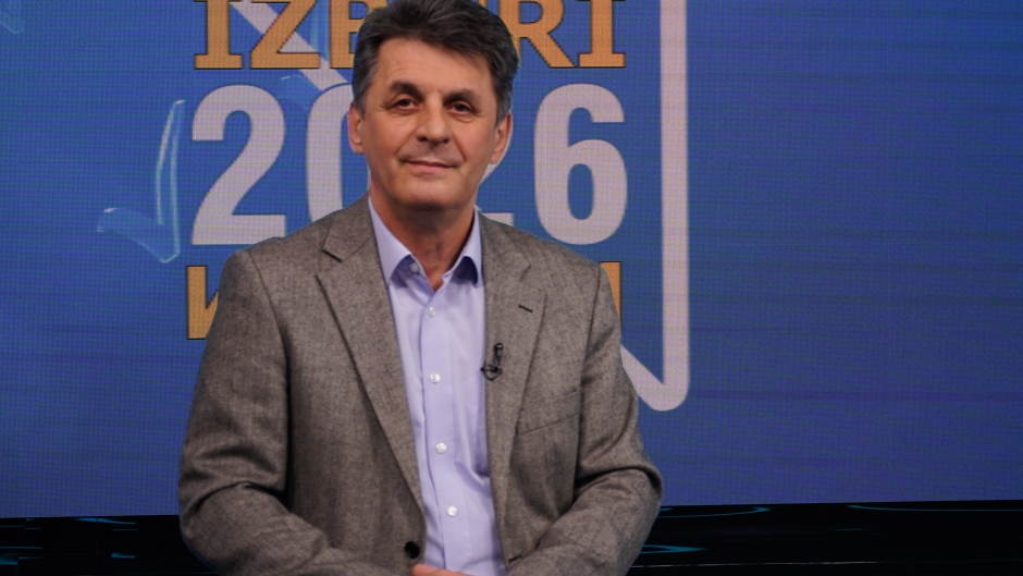 function r(){if(it(n),n.value===Hm){let o=null;throw new D(-950,o)}return n.value}