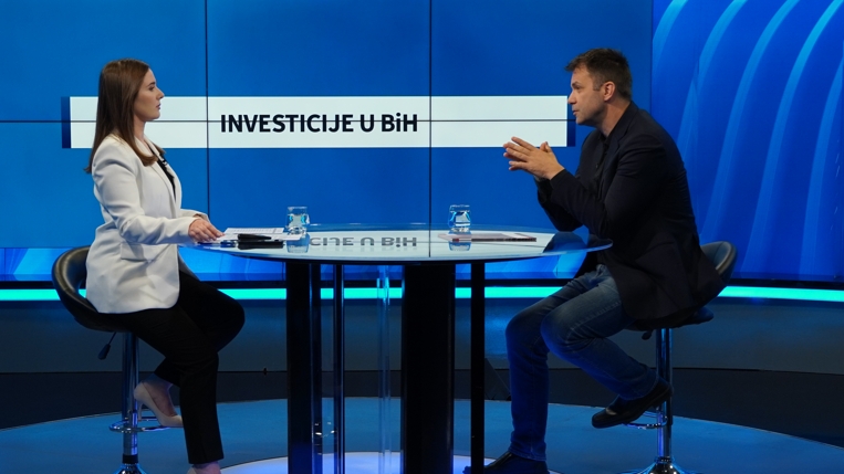 function r(){if(it(n),n.value===Hm){let o=null;throw new D(-950,o)}return n.value}