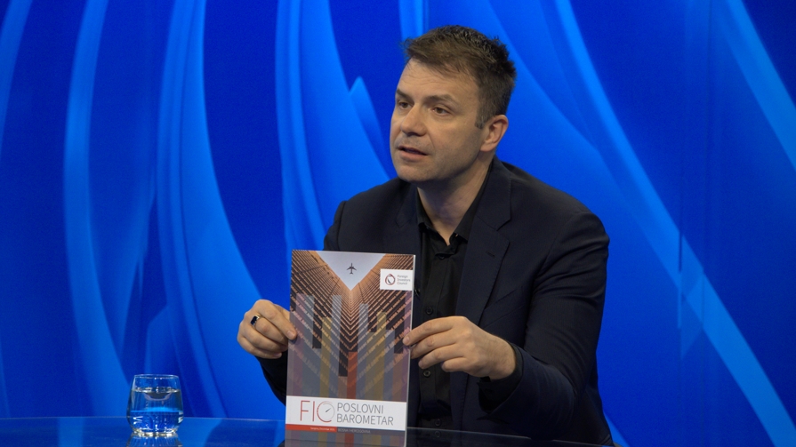 function r(){if(it(n),n.value===Hm){let o=null;throw new D(-950,o)}return n.value}