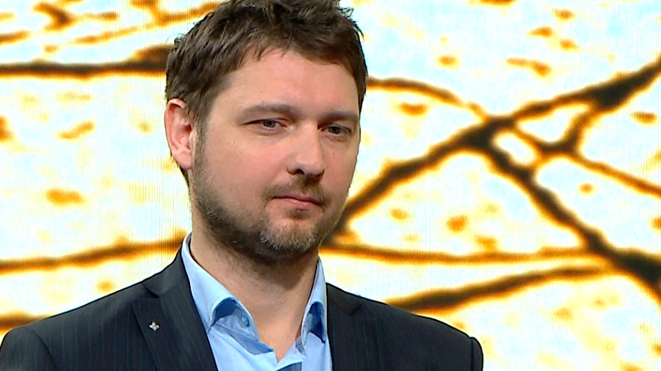 function r(){if(it(n),n.value===Hm){let o=null;throw new D(-950,o)}return n.value}