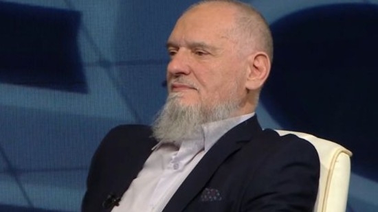 function r(){if(it(n),n.value===Hm){let o=null;throw new D(-950,o)}return n.value}