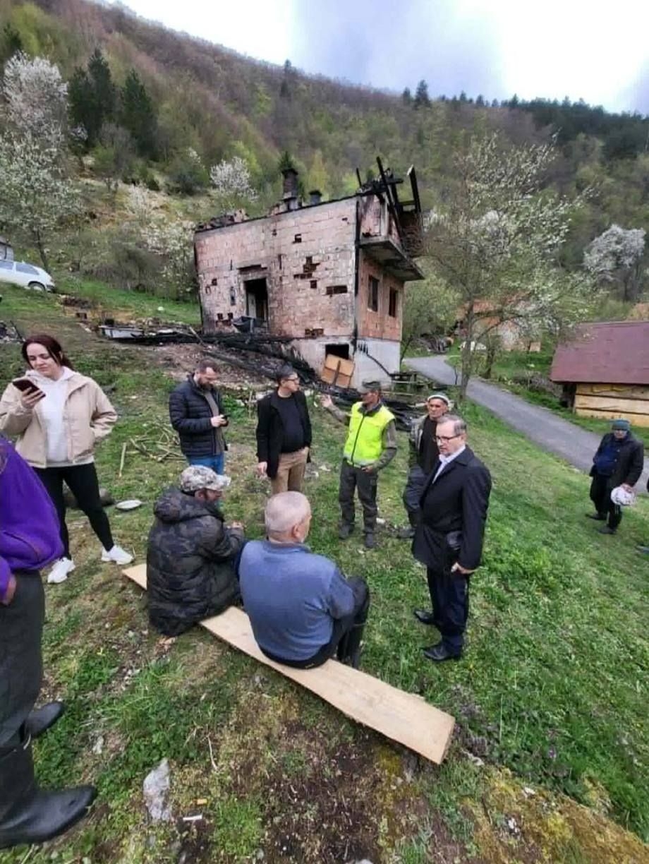 function r(){if(it(n),n.value===Hm){let o=null;throw new D(-950,o)}return n.value}