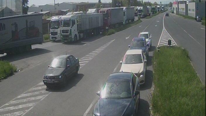 function r(){if(it(n),n.value===Hm){let o=null;throw new D(-950,o)}return n.value}