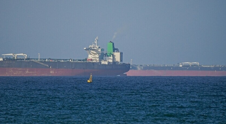 function r(){if(it(n),n.value===Hm){let o=null;throw new D(-950,o)}return n.value}