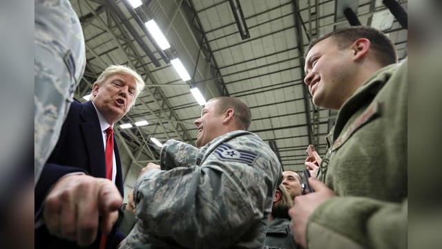 Donald Trump s vojnicima