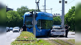 Sudar tramvaja i policijskog automobila