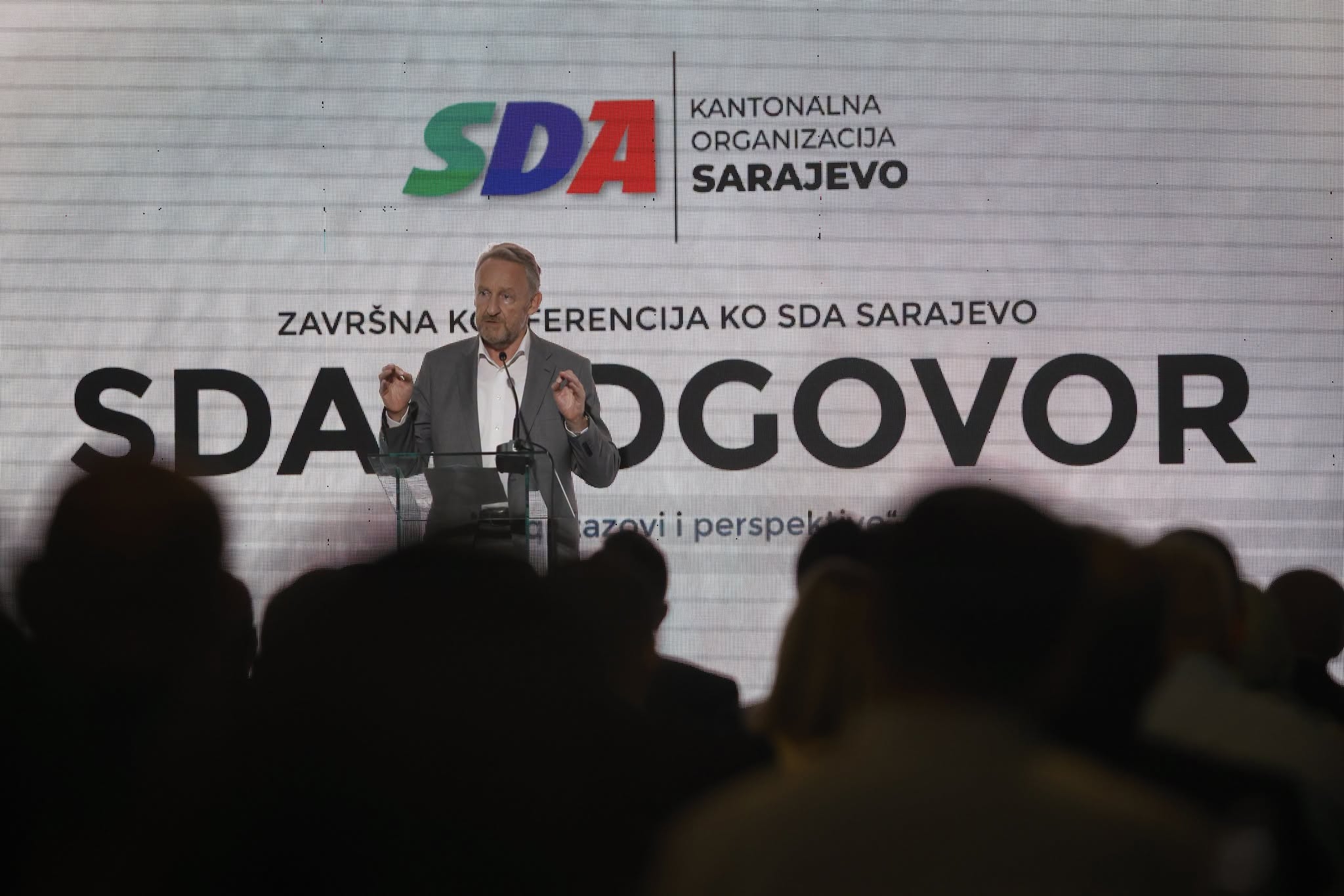 Izetbegović: Oni koji ne vole BiH neka idu ili neka prestanu praviti probleme, drugu domovinu nemamo