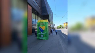 Zlatna džezva u Torontu