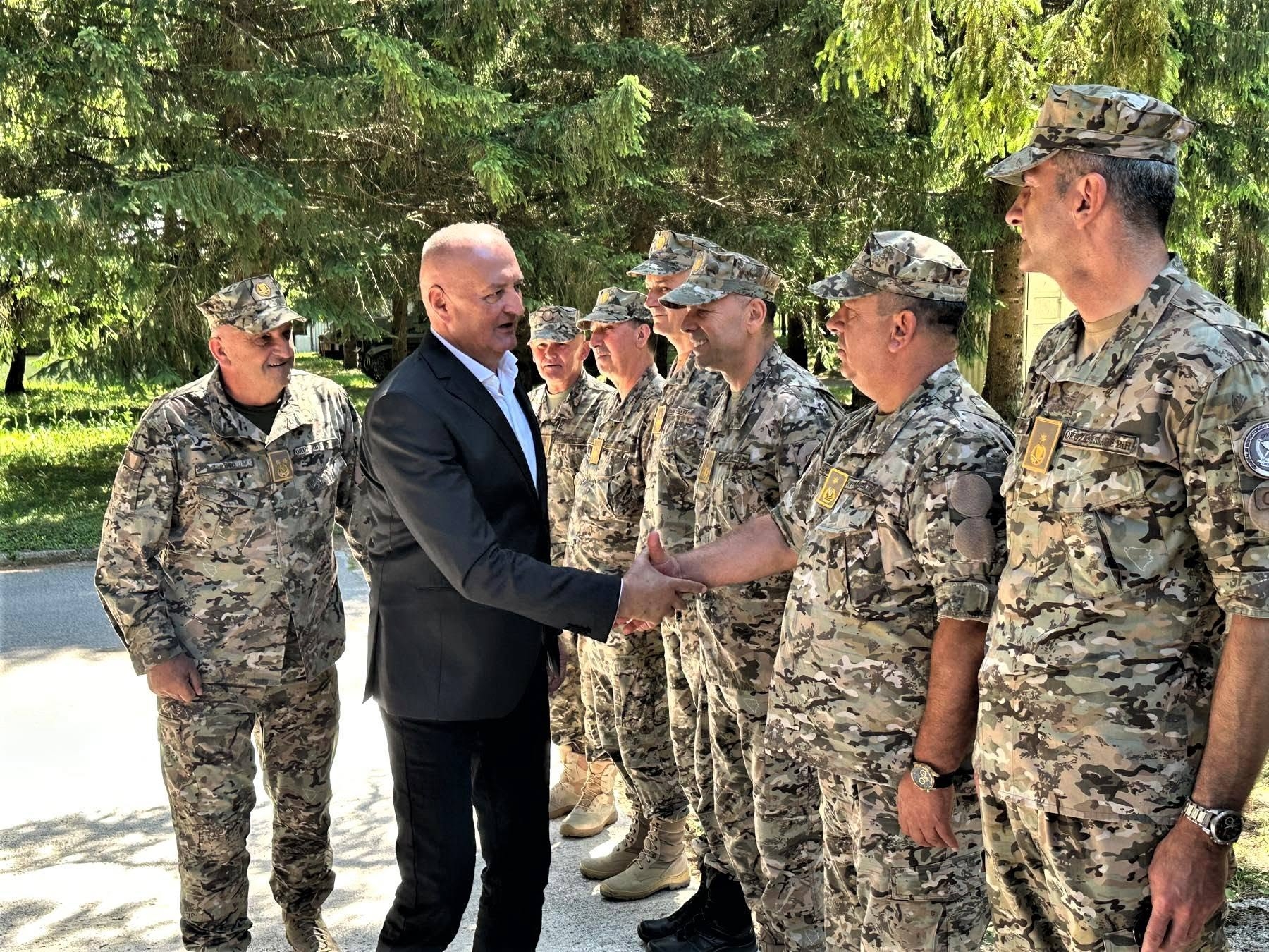 Artiljerija zagrmjela na Manjači! Helez: OS BiH pokazale vrhunsku spremnost po NATO standardima