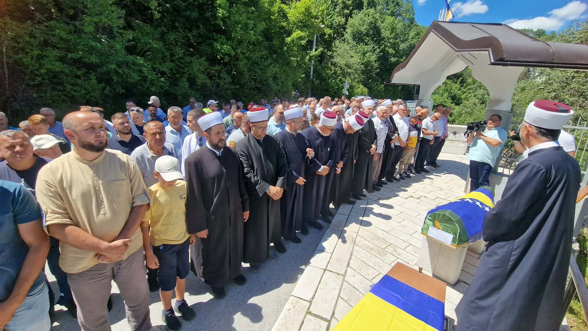 Obilježavanje 34 godine od zločina u Tihovićima: Ukopani posmrtni ostaci Džeme Hadžića