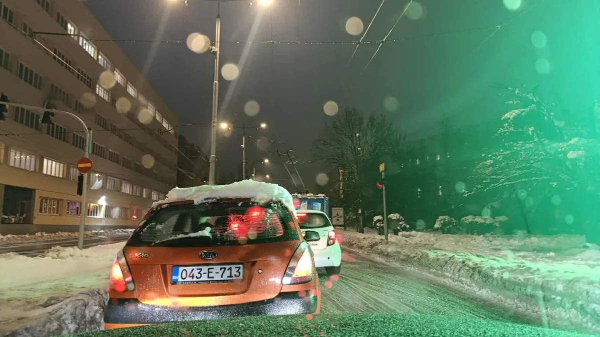 Paraliza javnog saobraćaja: Za kratko vrijeme nastale velike gužve u Sarajevu