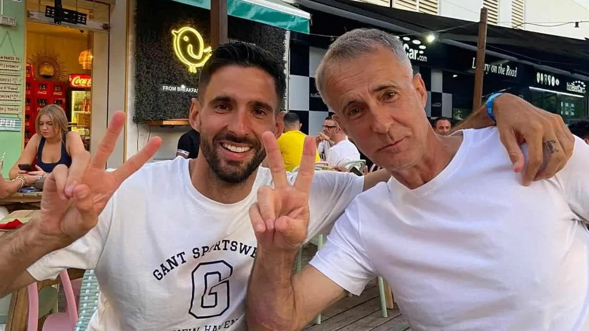 Meho Kodro, prvi Bosanac koji je igrao za FC Barcelona, čovjek koji je u Španiji postigao više od 100 golova, čovjek koji je fudbal igrao srcem, stilom i karakterom