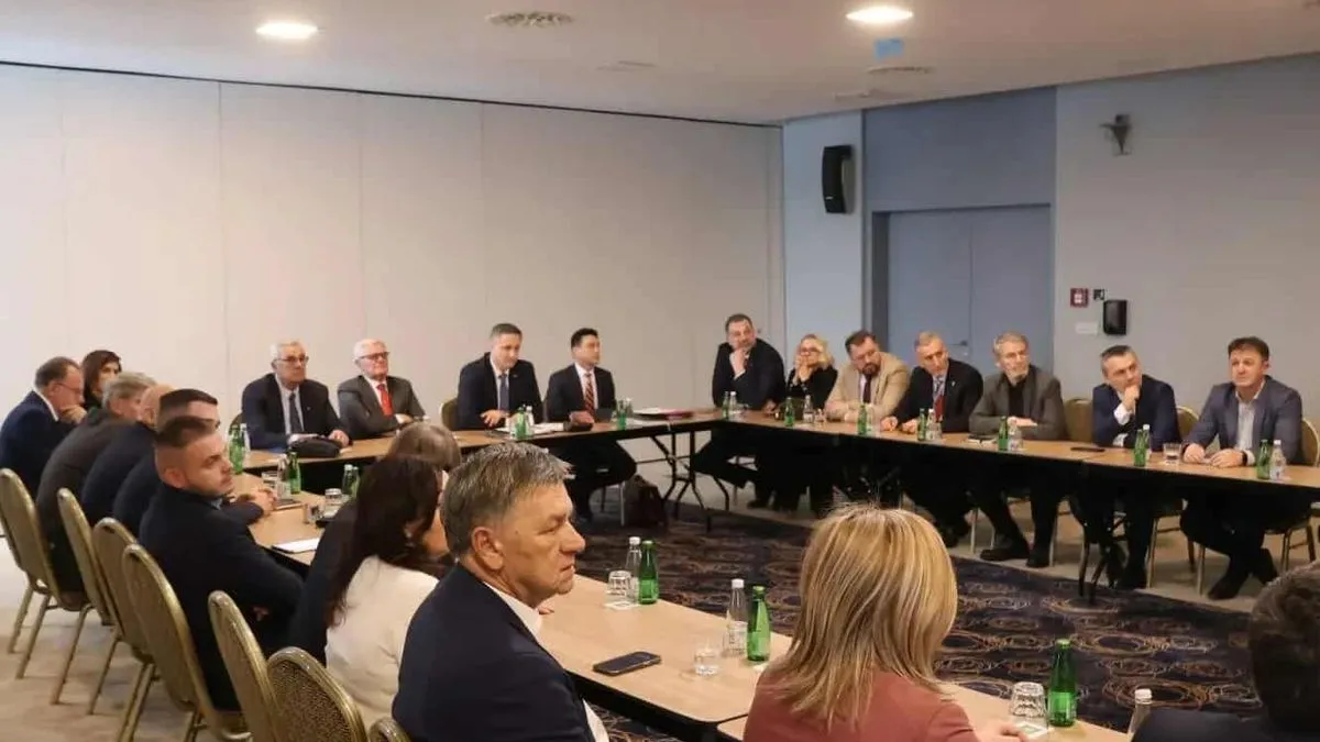 Trojka, šestorka, osmorka, jedanaestorka, dvanaestorka itd: Sve za vlast, vlast nizašta