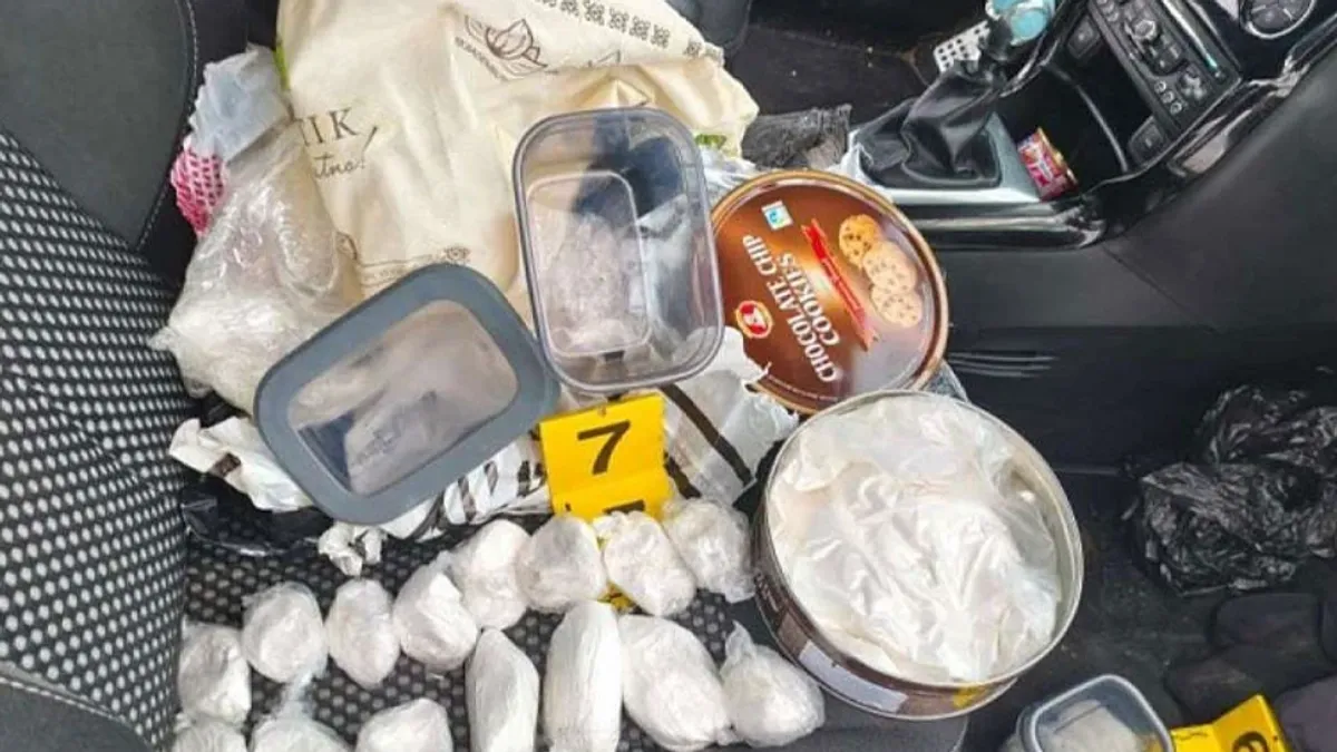 Policajci pronašli sumnjivu kutiju za keks: Kada su je otvorili dočekalo ih iznenađenje