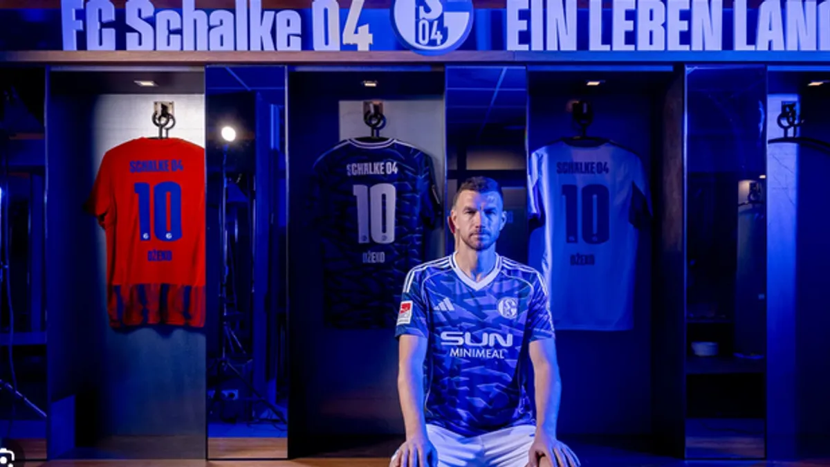 Schalke za jedan dan prodao 6000 Džekinih dresova!