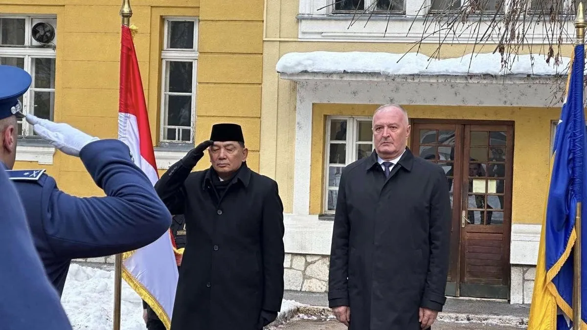 Kolegu ministra upoznao sam i sa stanjem i velikim potencijalima namjenske industrije Bosne i Hercegovine, kazao je Helez