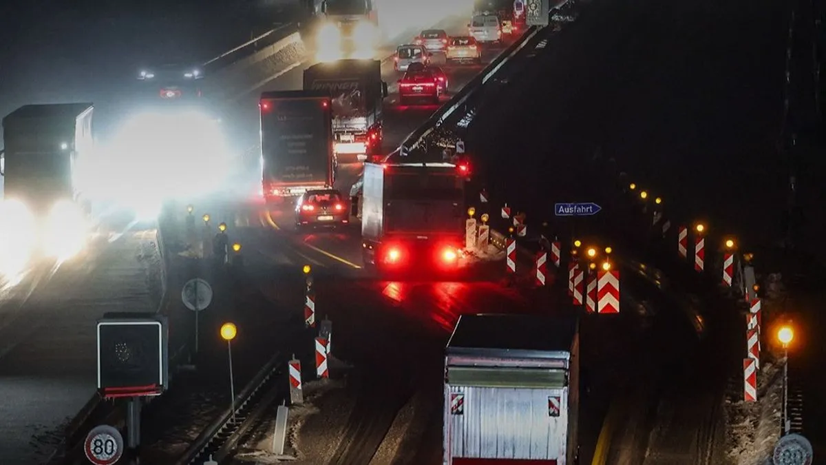 Zbog ledene oluje zatvorene škole, otkazani letovi i poremećen željeznički saobraćaj u Njemačkoj