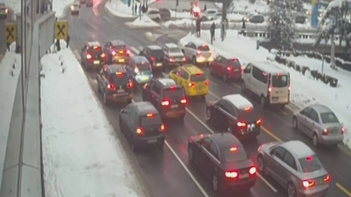 Na putnom pravcu Bosansko Grahovo–Strmica zabranjen je saobraćaj za teretna motorna vozila.