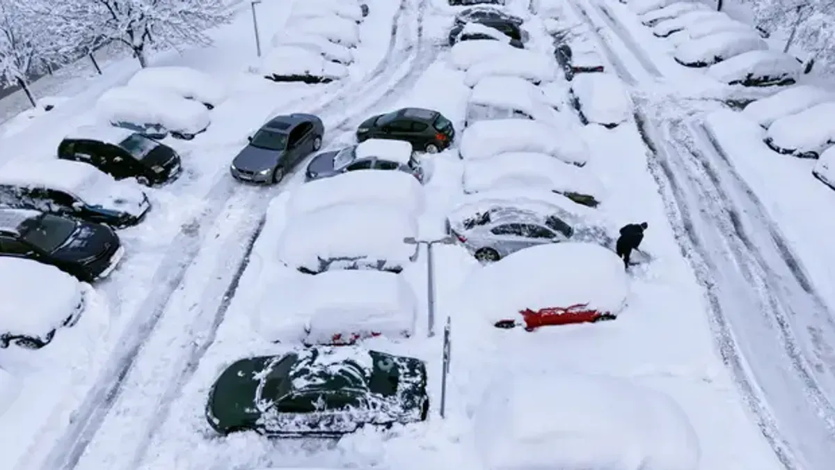 Snijeg je potpuno prirodna stvar i on će se u konačnici otopiti, kazao je Zahiragić