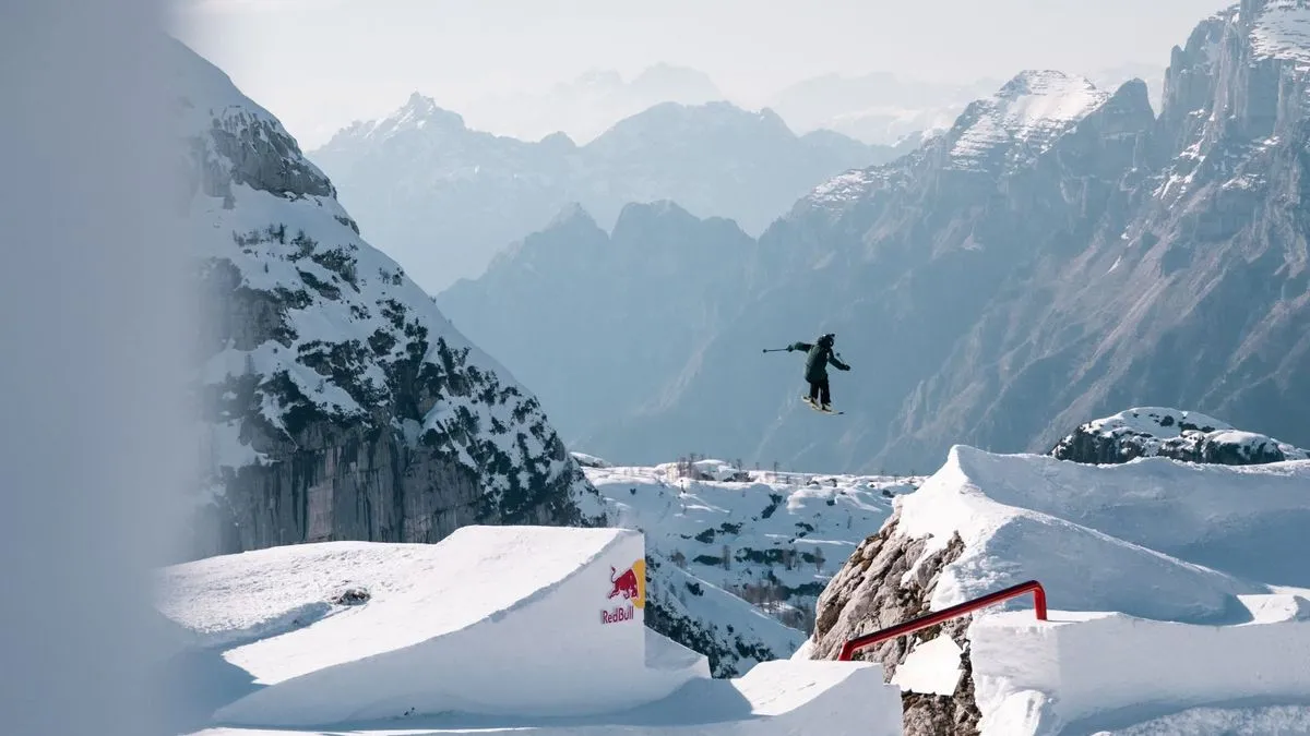 Sjajni trio izvodio epske trikove na grebenu, u najužem snowparku na svijetu