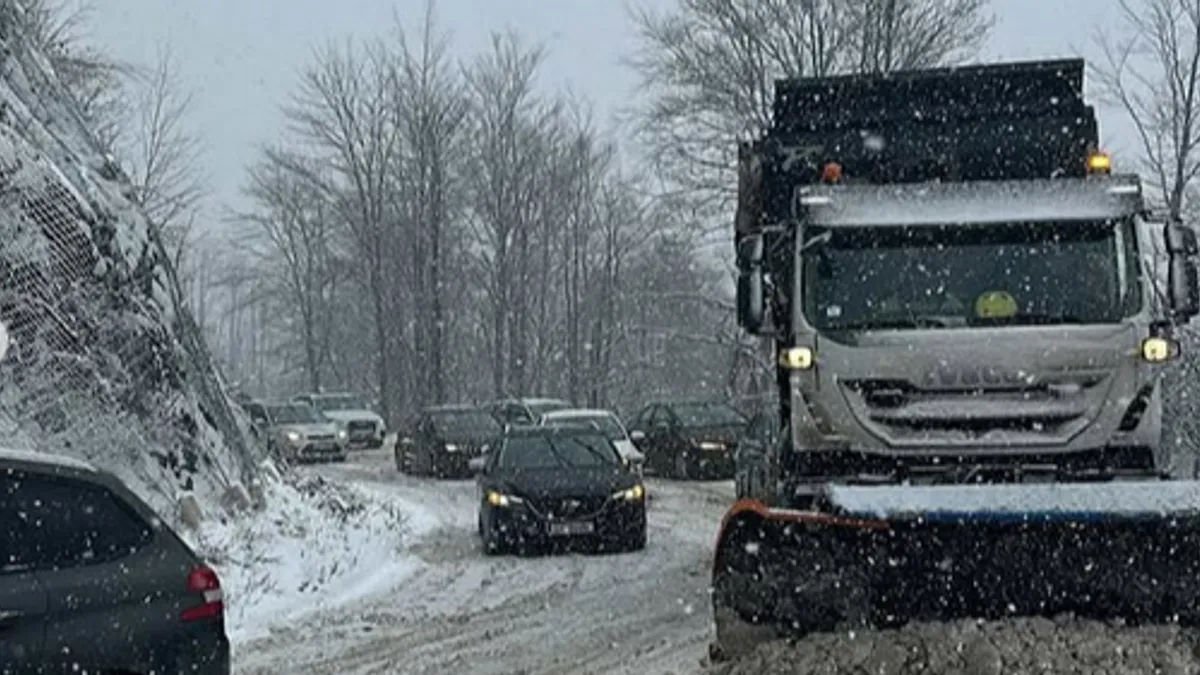Snijeg napravio haos: Putevi zatrpani, temperatura oko nule, a nadležni najavljuju novi ledeni talas