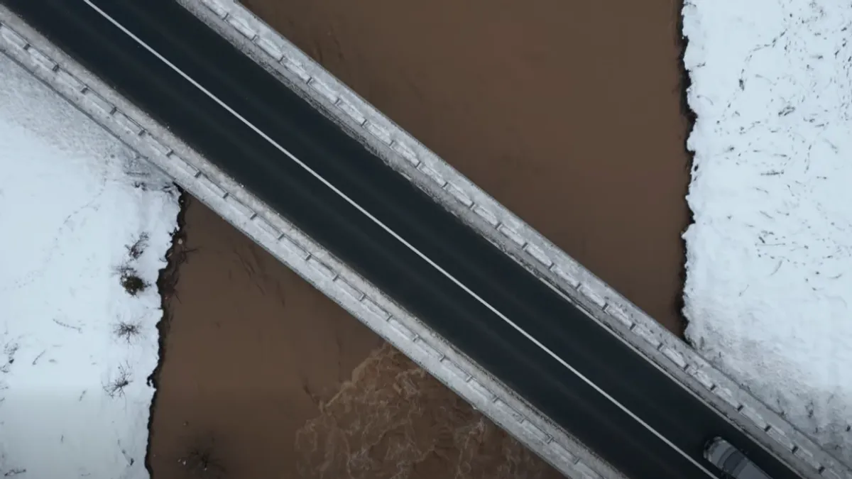 Nekoliko rijeka u Kantonu Sarajevo jutros se izlilo iz svojih korita: Pogledajte snimak iz zraka