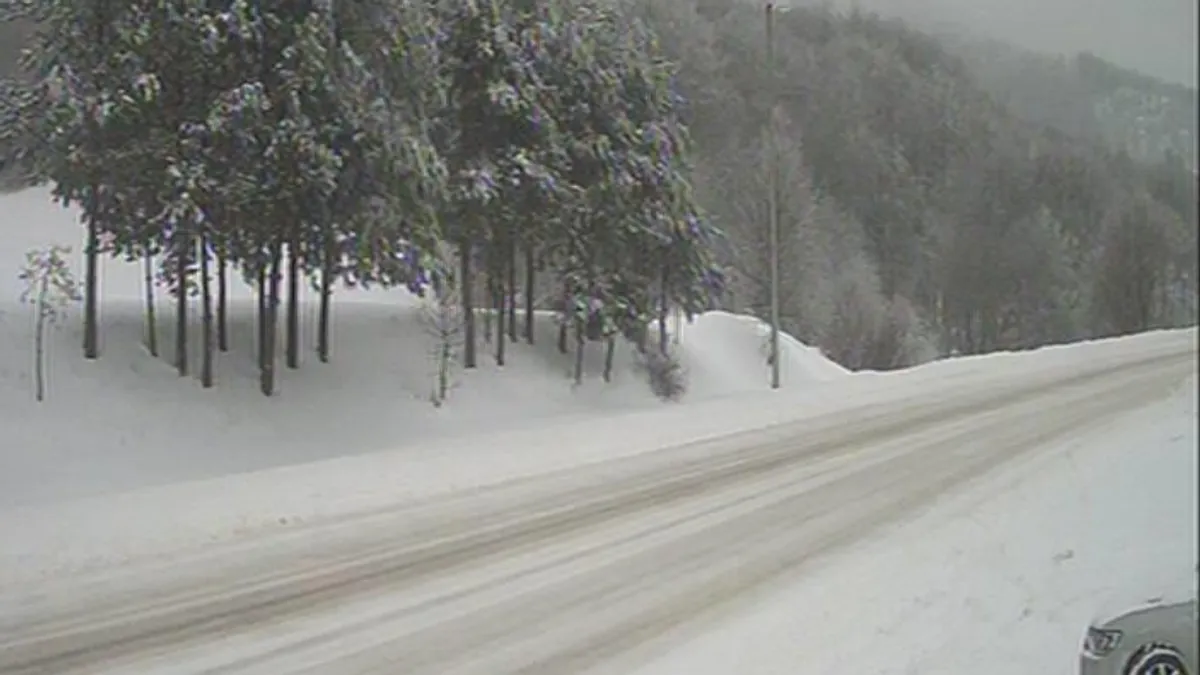 Vozači, oprez: Snijeg, poledica i zatvoreni putevi