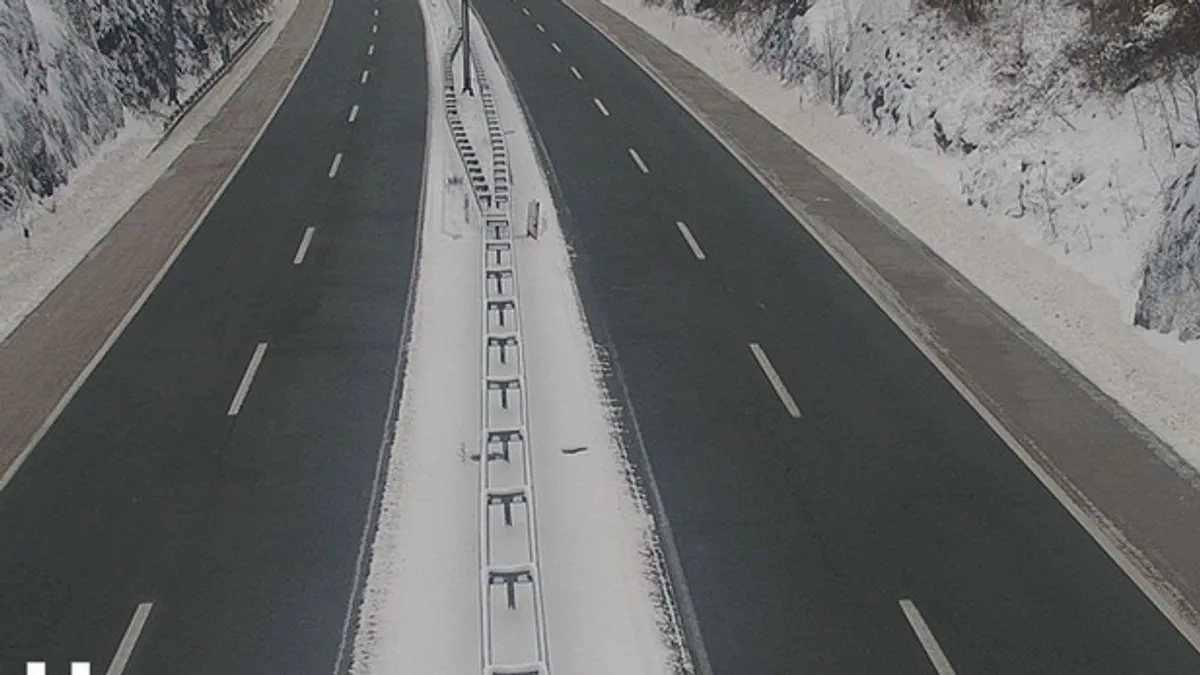 Vozači, oprez: Snijeg, poledica i zatvoreni putevi